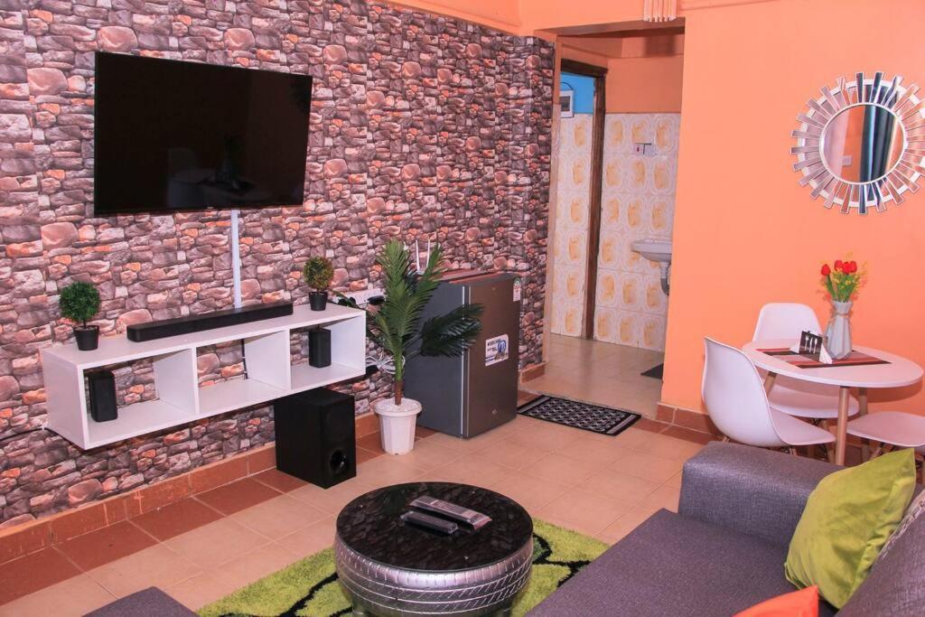 Cozy Homes 1 Bedroom House With Wi-Fi King Size Bed. Free Parking Naivasha Exteriör bild